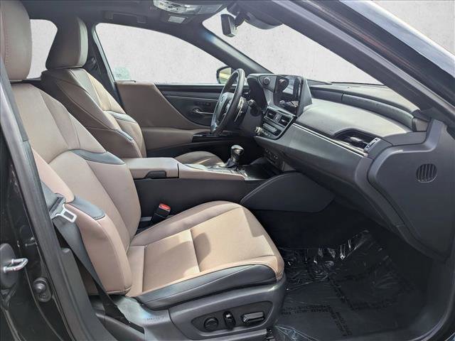 Used 2022 Lexus ES 300h w/ Premium Package image 21