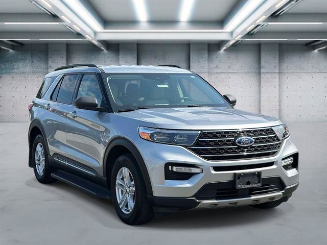 Used 2023 Ford Explorer XLT w/ Equipment Group 202A AWD/4WD image 2