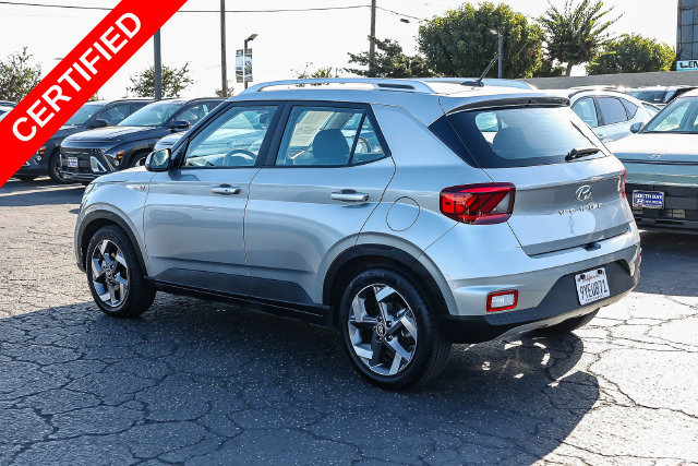 Certified 2025 Hyundai Venue SEL FWD image 4