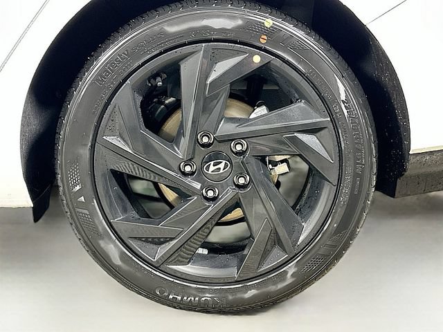 Used 2026 Hyundai Elantra Sport FWD image 18