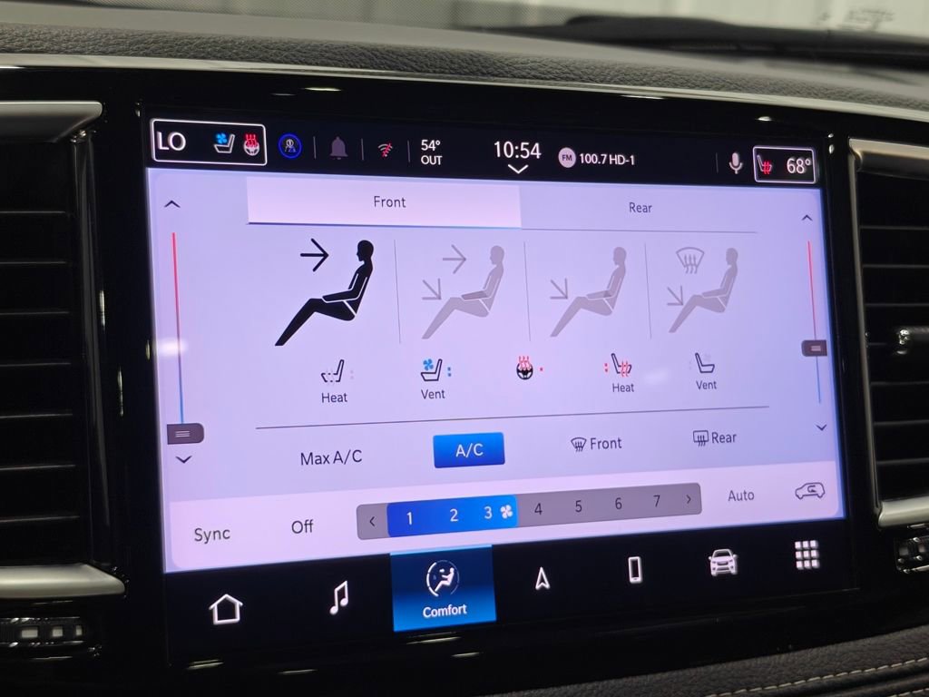 Used 2025 Chrysler Pacifica Limited image 48