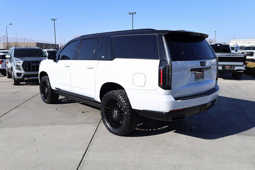 Used 2026 Cadillac Escalade ESV Sport w/ Touring Package image 4