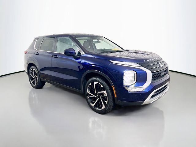 Used 2023 Mitsubishi Outlander SE image 23