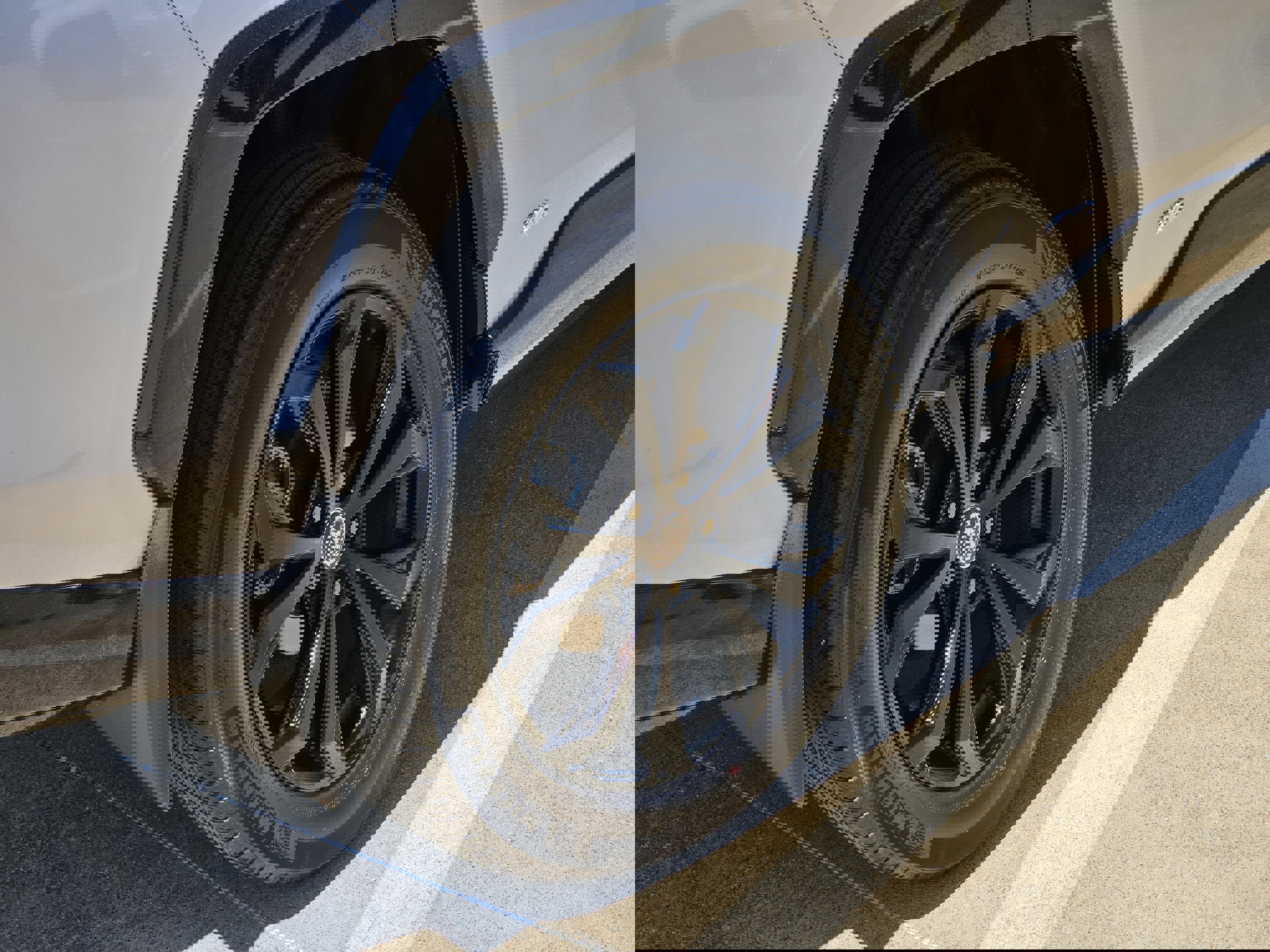 Used 2023 Toyota RAV4 SE image 9