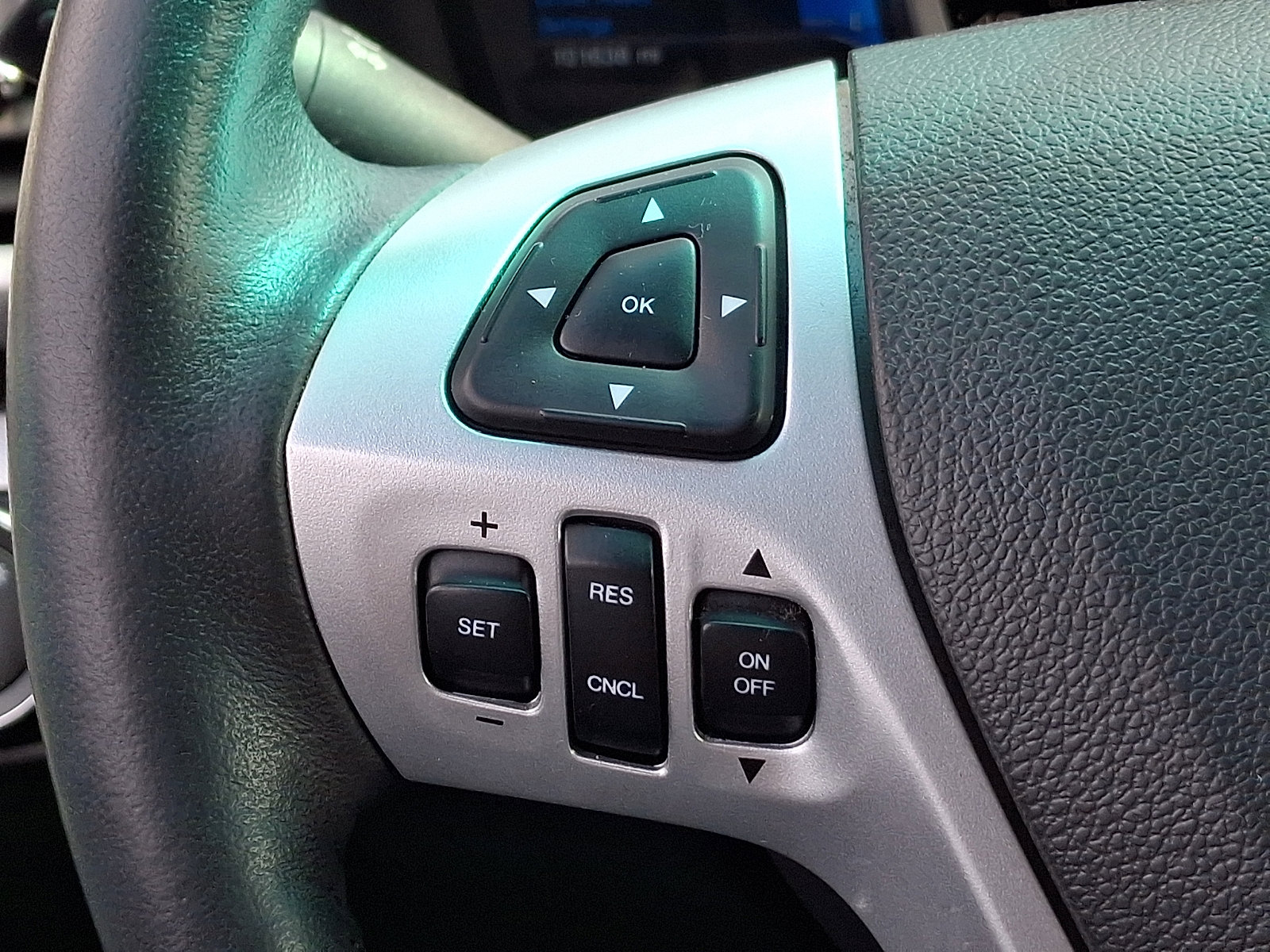 Used 2014 Ford Explorer XLT w/ Equipment Group 202A image 21