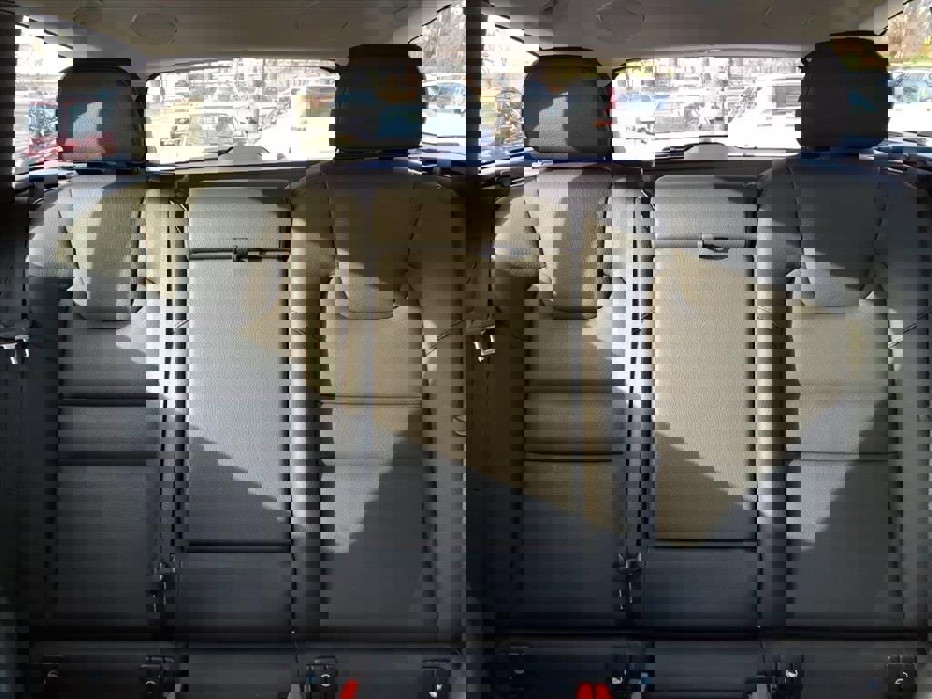 Certified 2023 Volvo V60 B5 Cross Country Plus w/ Climate Package image 20