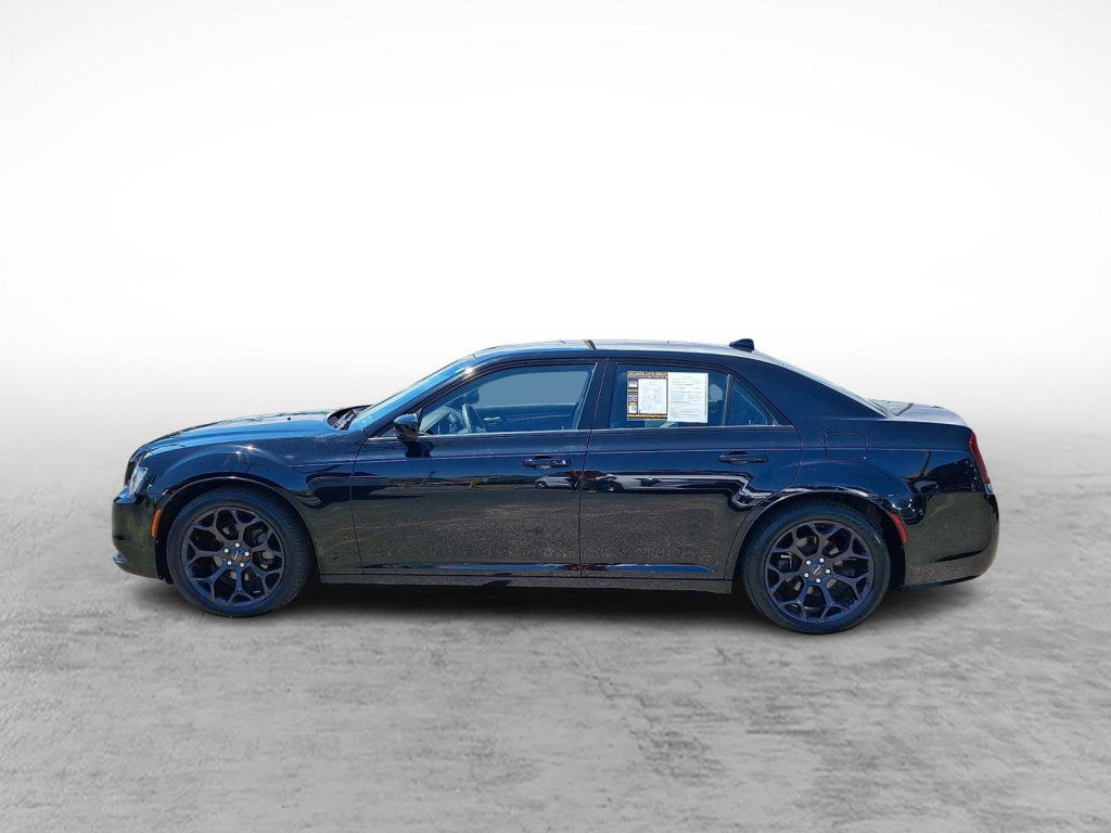 Used 2019 Chrysler 300 Touring w/ Sport Appearance Package RWD image 2