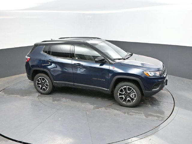 New 2026 Jeep Compass Trailhawk w/ Trailer Tow Group AWD/4WD image 34