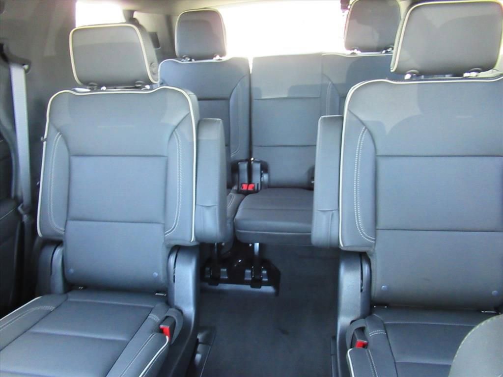 Used 2024 Chevrolet Tahoe Premier AWD/4WD image 16