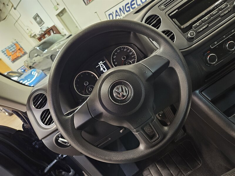 Used 2012 Volkswagen Tiguan LE FWD image 22