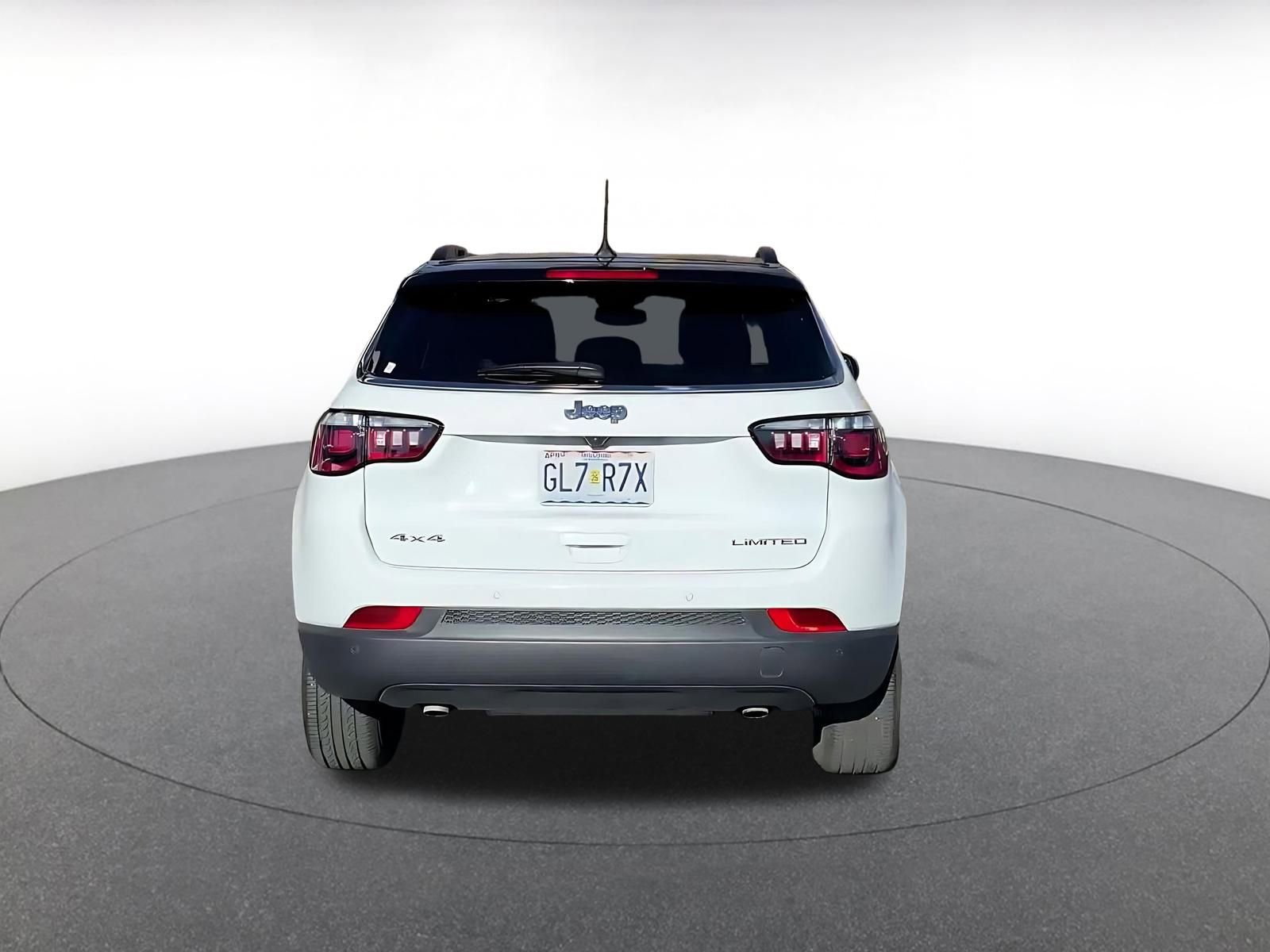 Used 2025 Jeep Compass Limited image 12