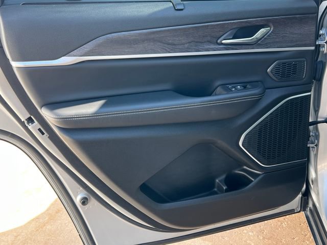 Used 2024 Jeep Grand Cherokee L Limited w/ Luxury Tech Group II image 43