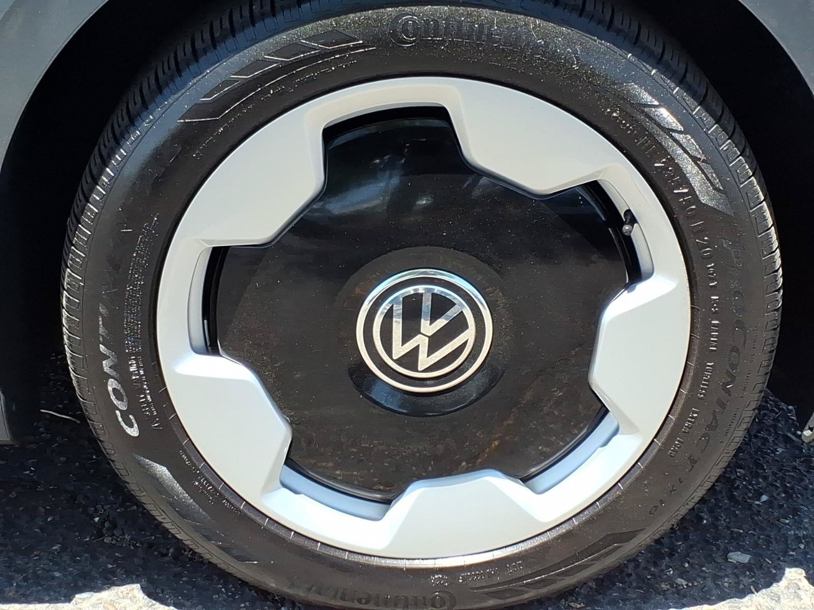 Certified 2025 Volkswagen ID. Buzz Pro S RWD image 9