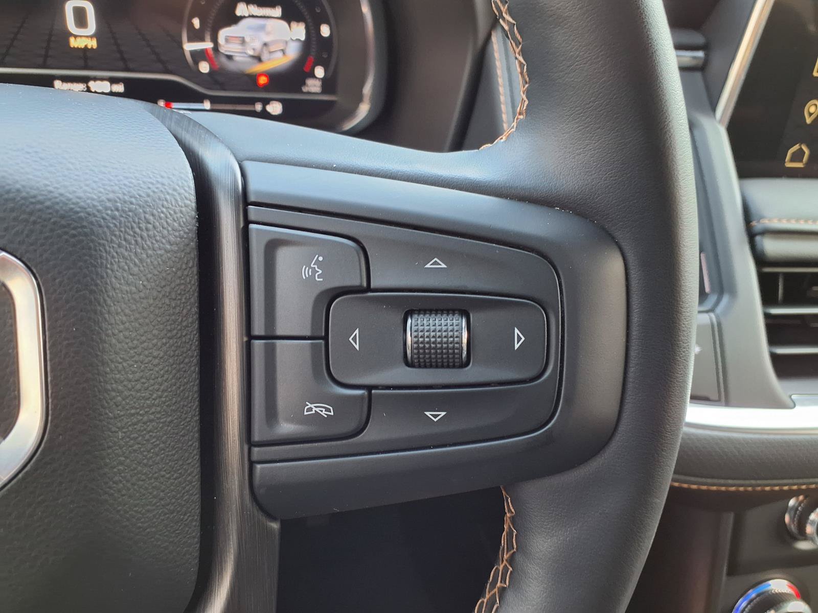 Used 2024 GMC Yukon XL AT4 AWD/4WD image 16