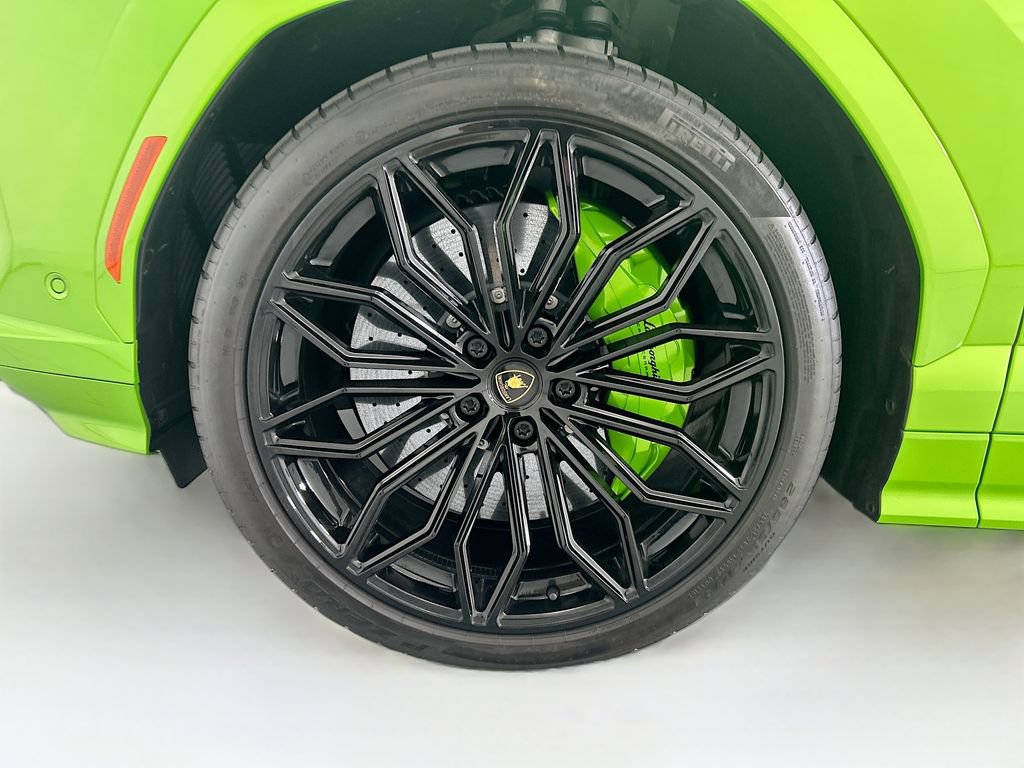 Used 2025 Lamborghini Urus SE AWD/4WD image 29