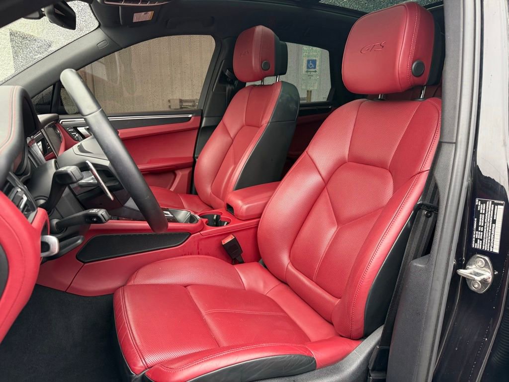 Used 2023 Porsche Macan GTS w/ Premium Package Plus image 7