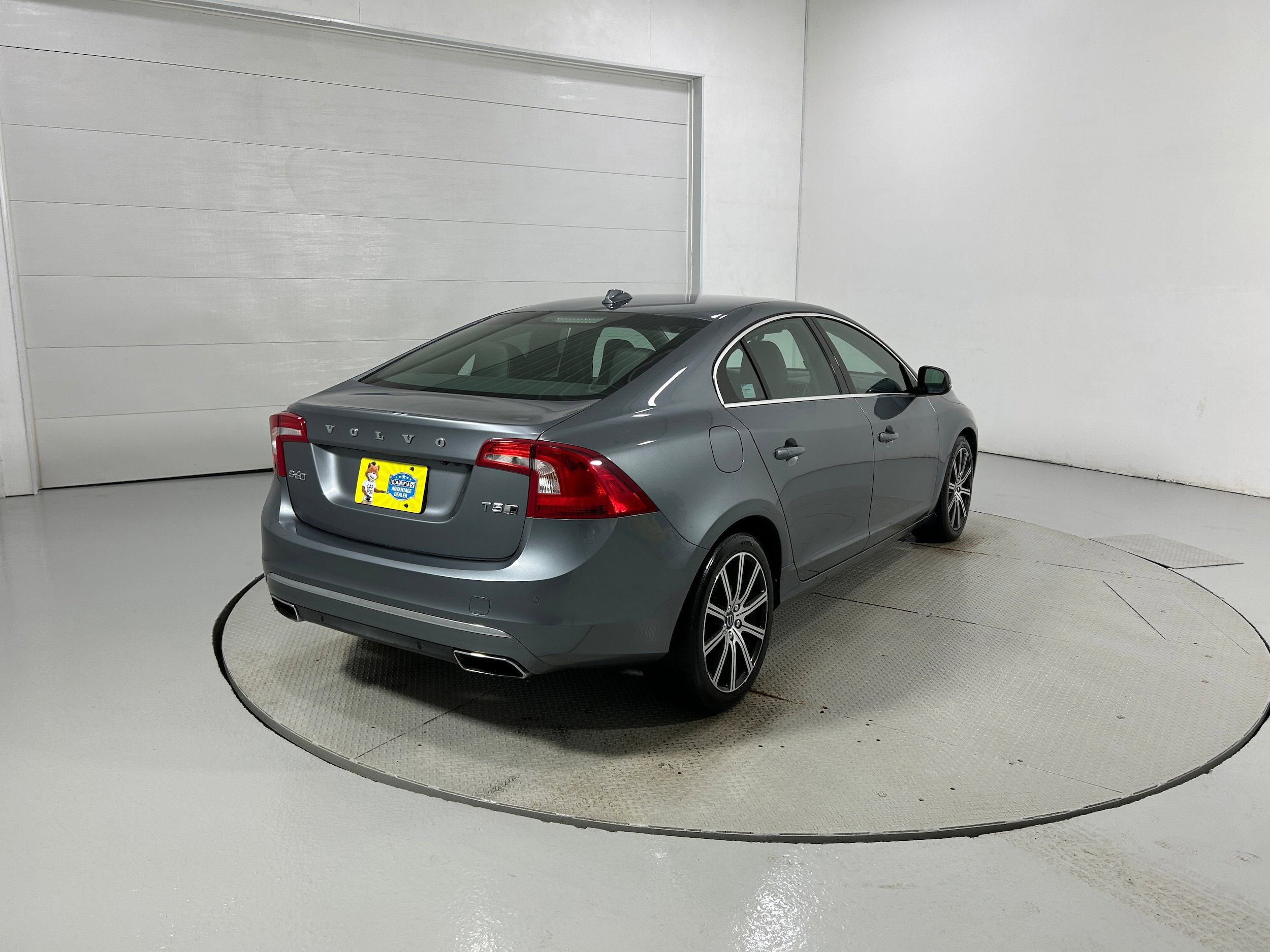 Used 2018 Volvo S60 T5 Inscription Platinum w/ Climate Package AWD/4WD image 35