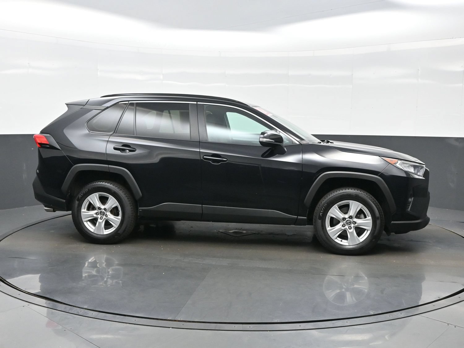 Used 2020 Toyota RAV4 XLE AWD/4WD image 7