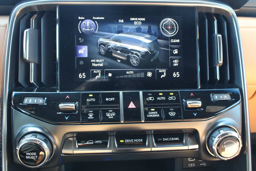 Used 2023 Lexus LX 600 4WD w/ Appearance Package image 26