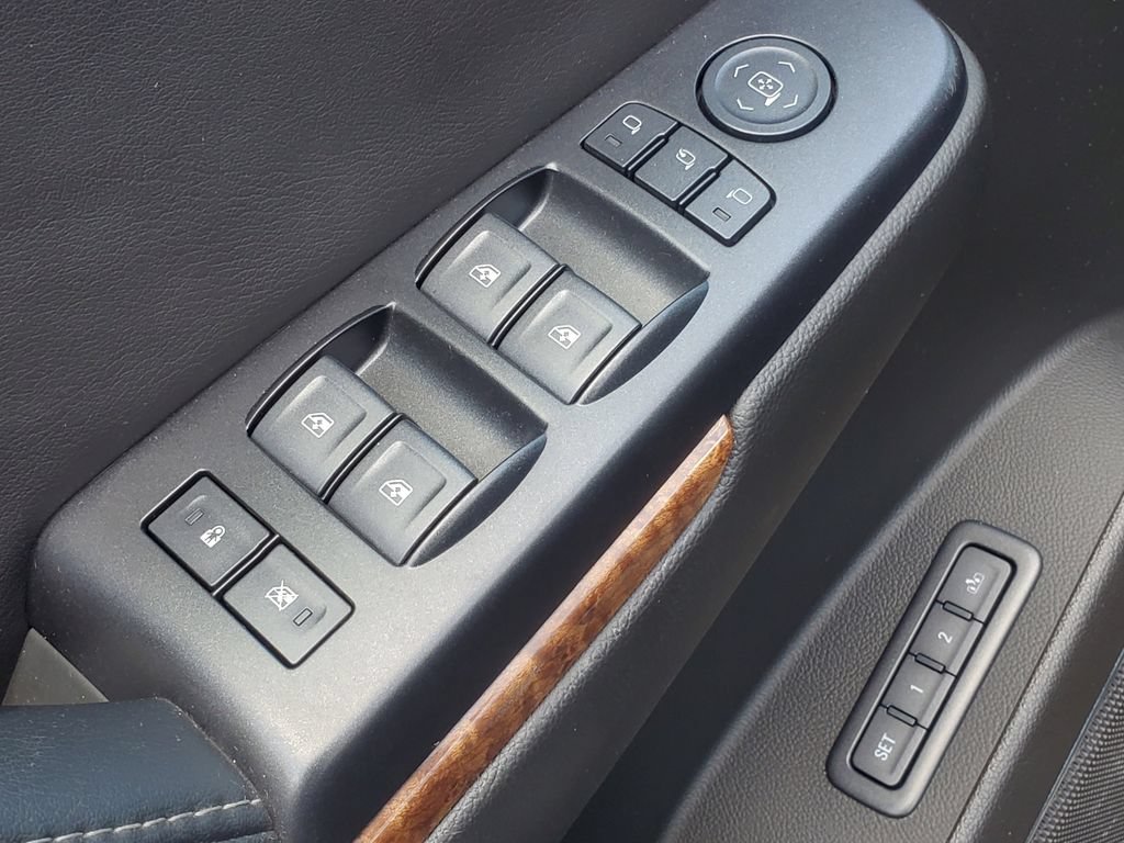 Used 2018 Chevrolet Tahoe Premier AWD/4WD image 27