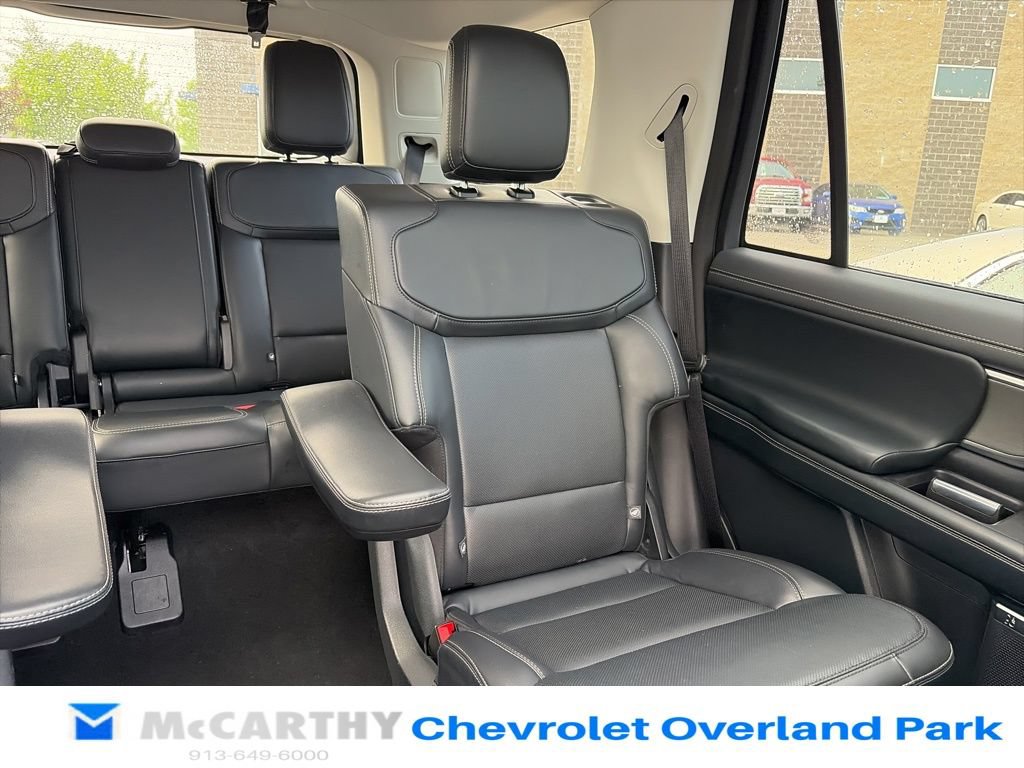 Used 2025 Ford Expedition Platinum AWD/4WD image 34