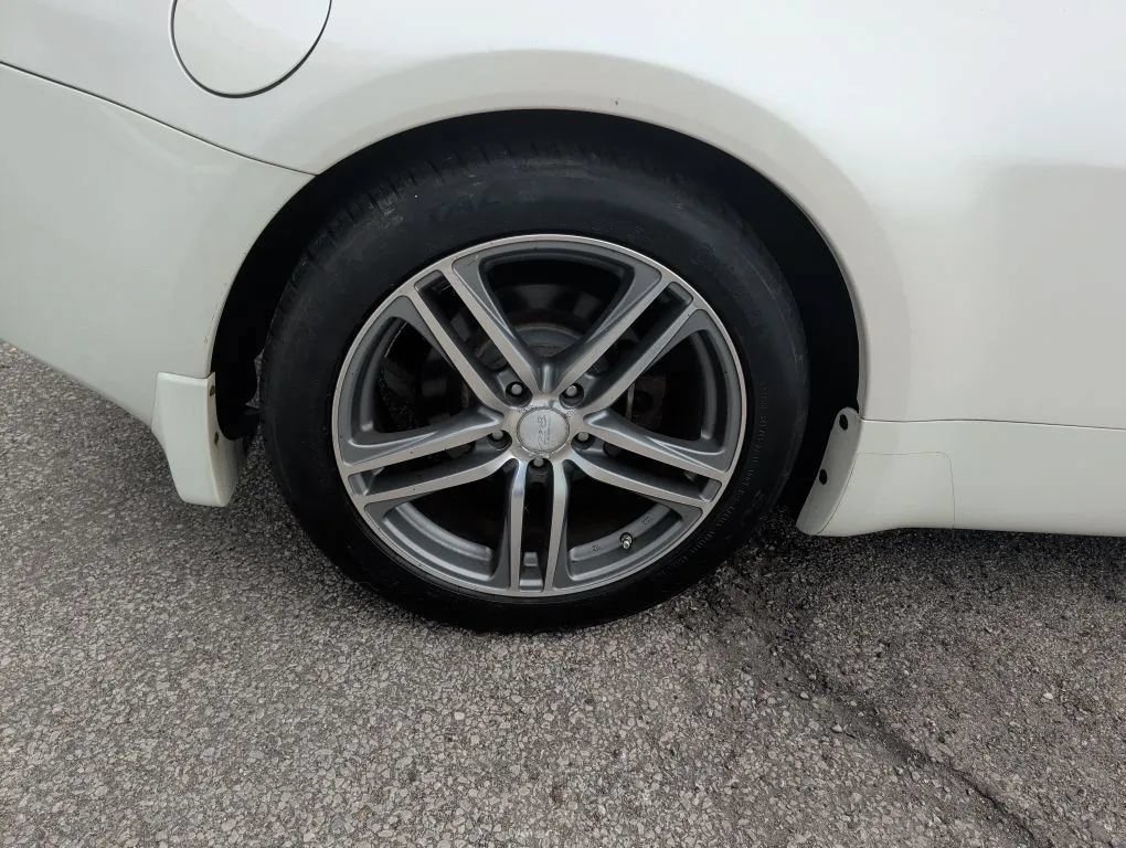 Used 2007 Nissan 350Z Touring RWD image 12