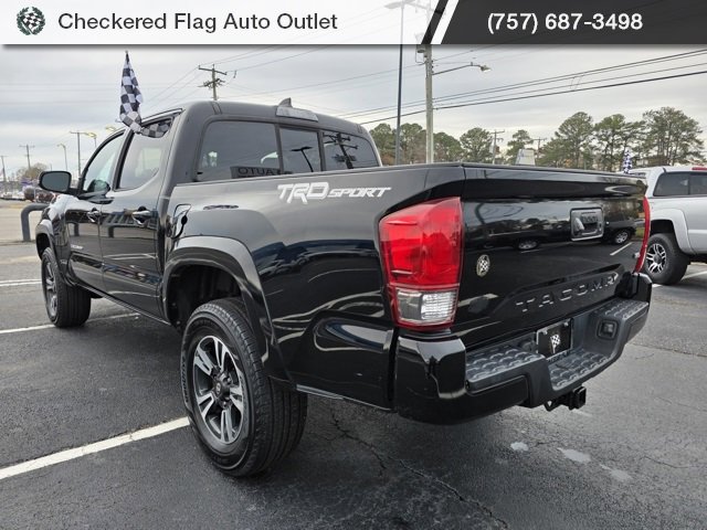 Used 2016 Toyota Tacoma TRD Sport image 5