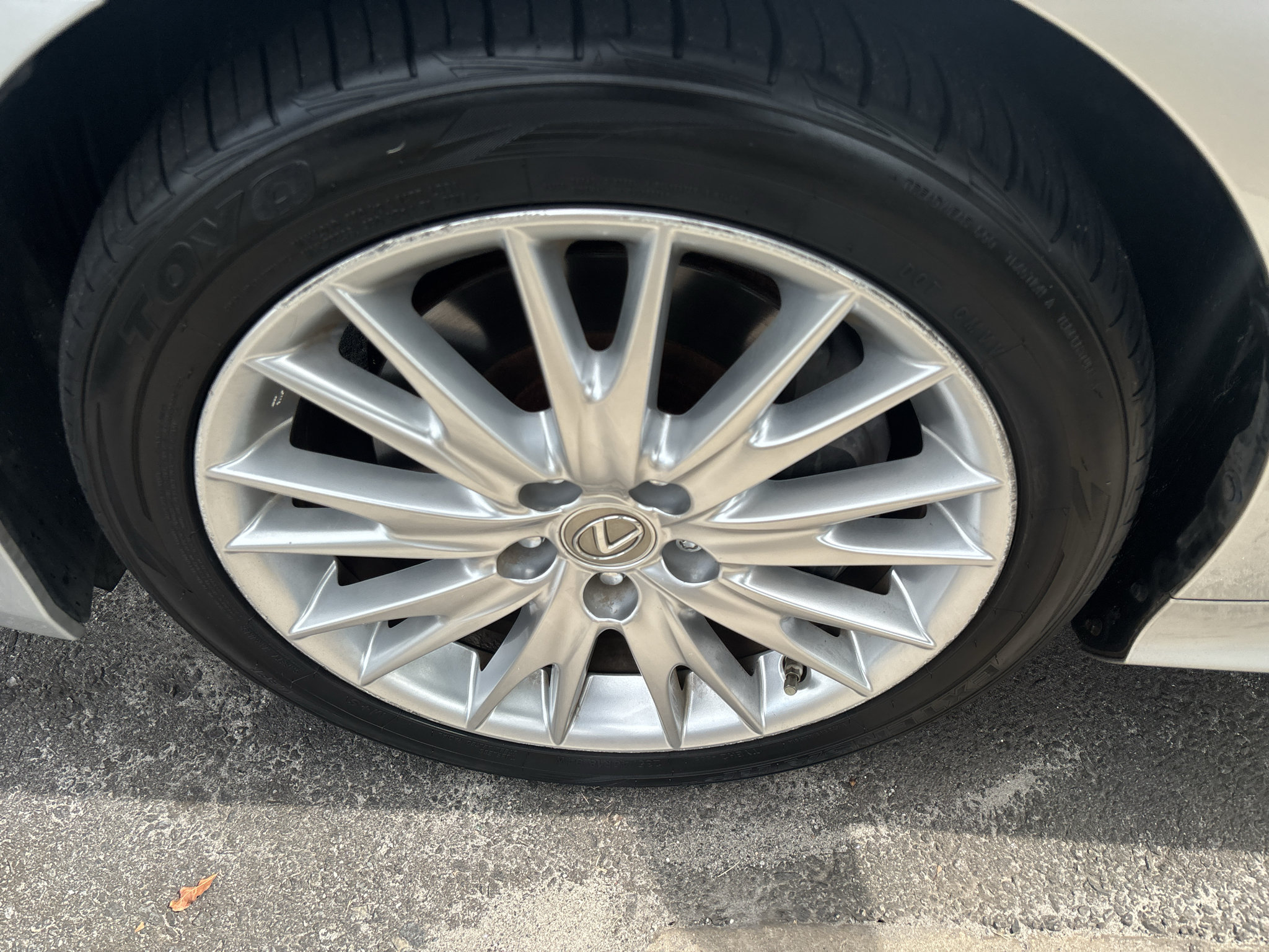 Used 2013 Lexus GS 450h w/ Luxury Pkg RWD image 20
