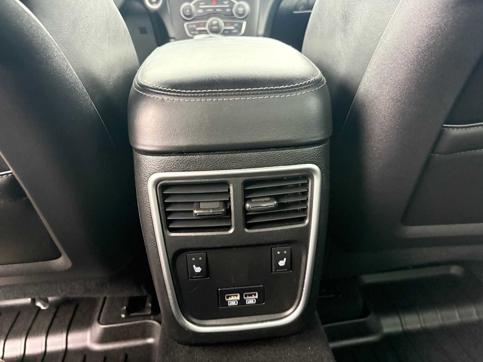 Used 2019 Dodge Charger Scat Pack w/ Dynamics Package RWD image 9