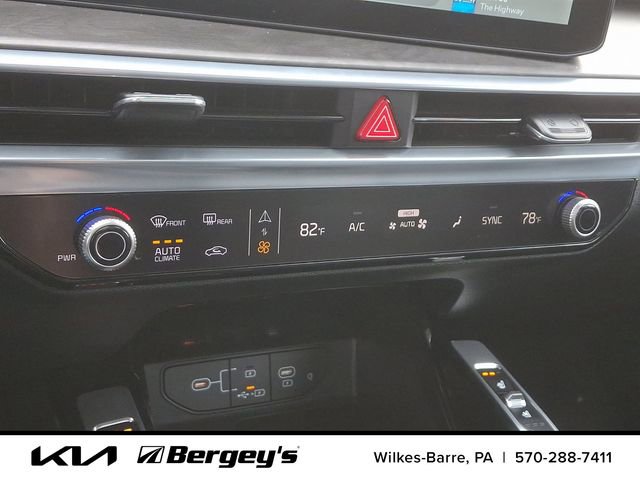 Certified 2025 Kia Sorento SX image 13