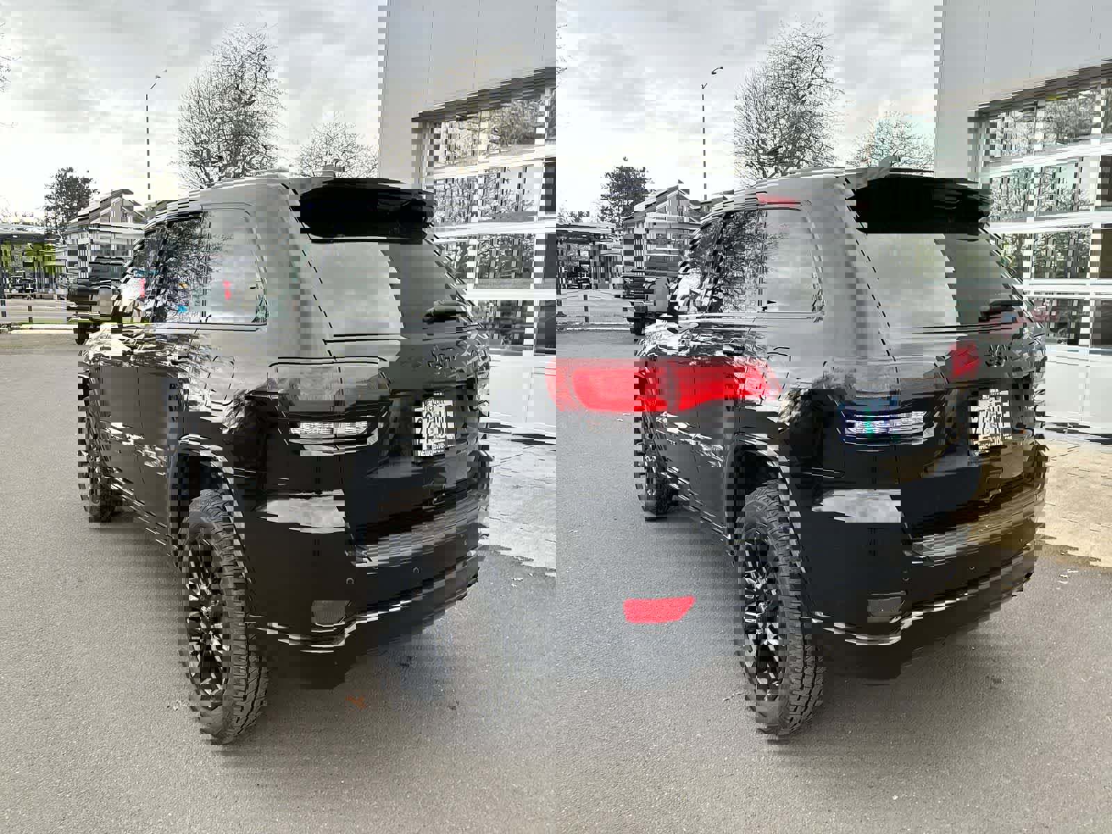 Certified 2020 Jeep Grand Cherokee Altitude image 3