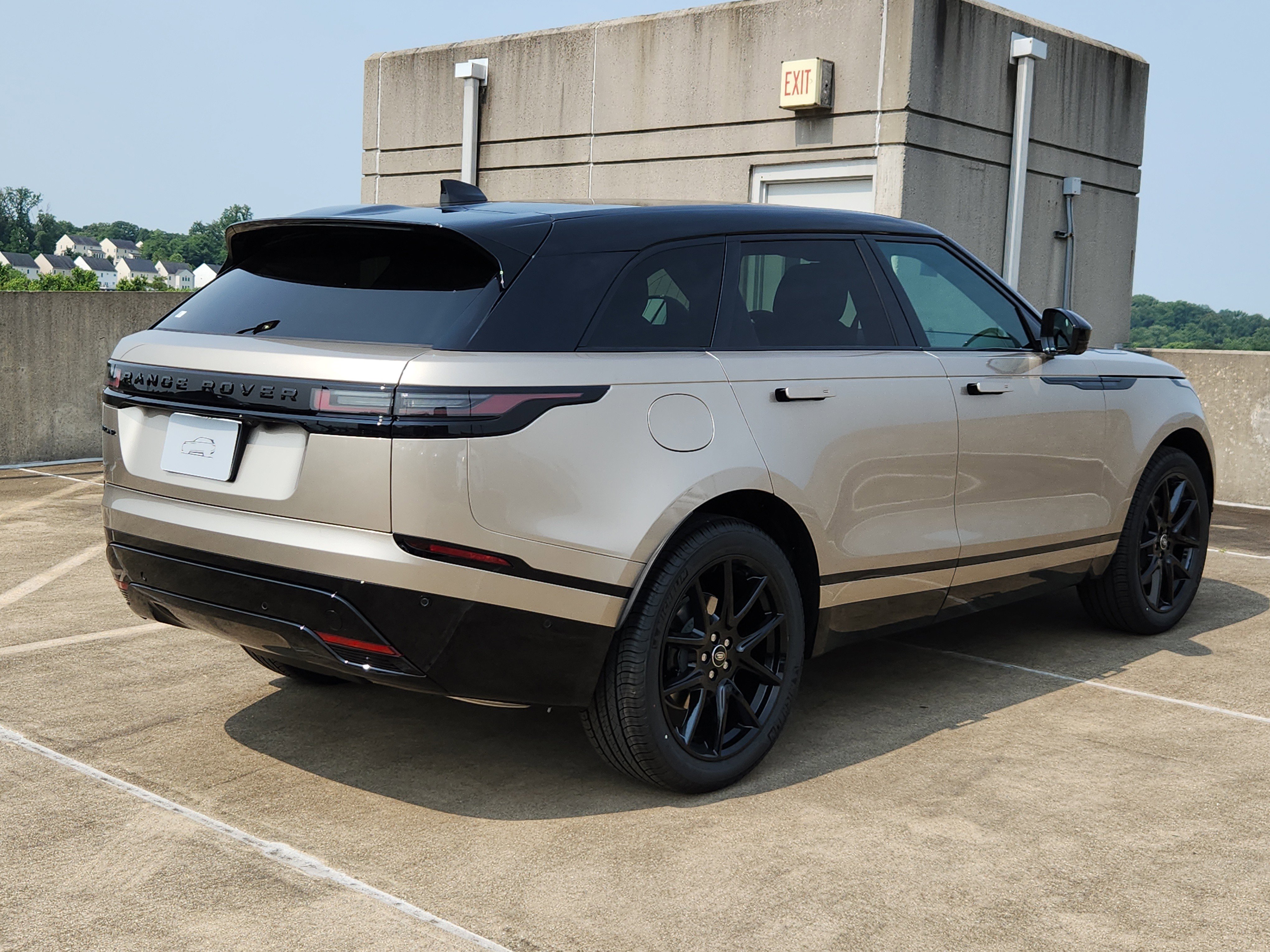Used 2026 Land Rover Range Rover Velar Dynamic SE image 2