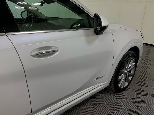 Used 2023 Buick Envision Avenir image 9