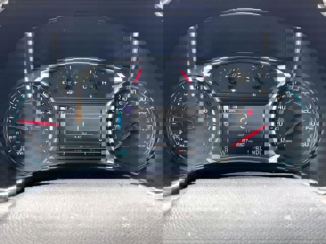 Used 2018 Chevrolet Equinox LT w/ Sun & Infotainment Package FWD image 4