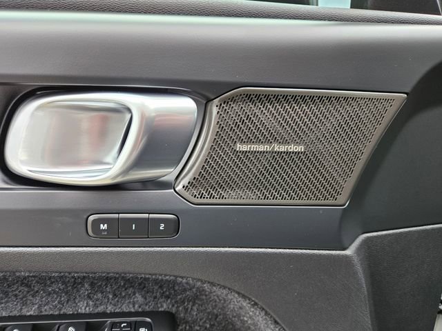 Used 2023 Volvo C40 P8 Recharge Ultimate image 16