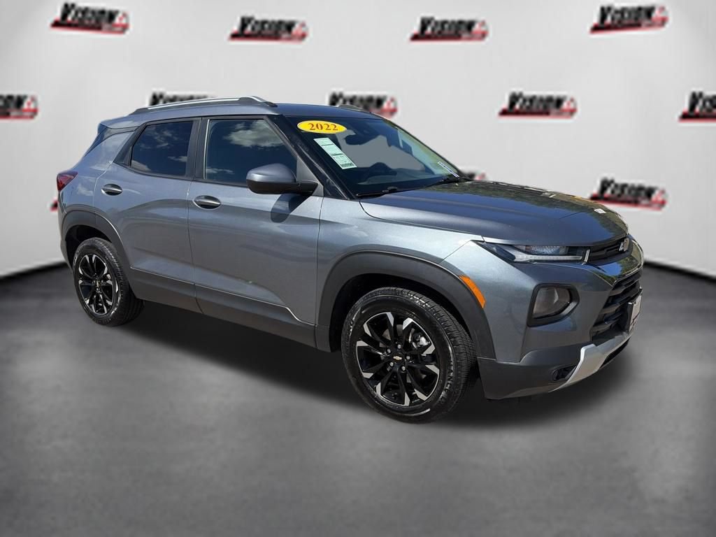 Used 2022 Chevrolet TrailBlazer LT w/ Confidence II Package FWD image 3