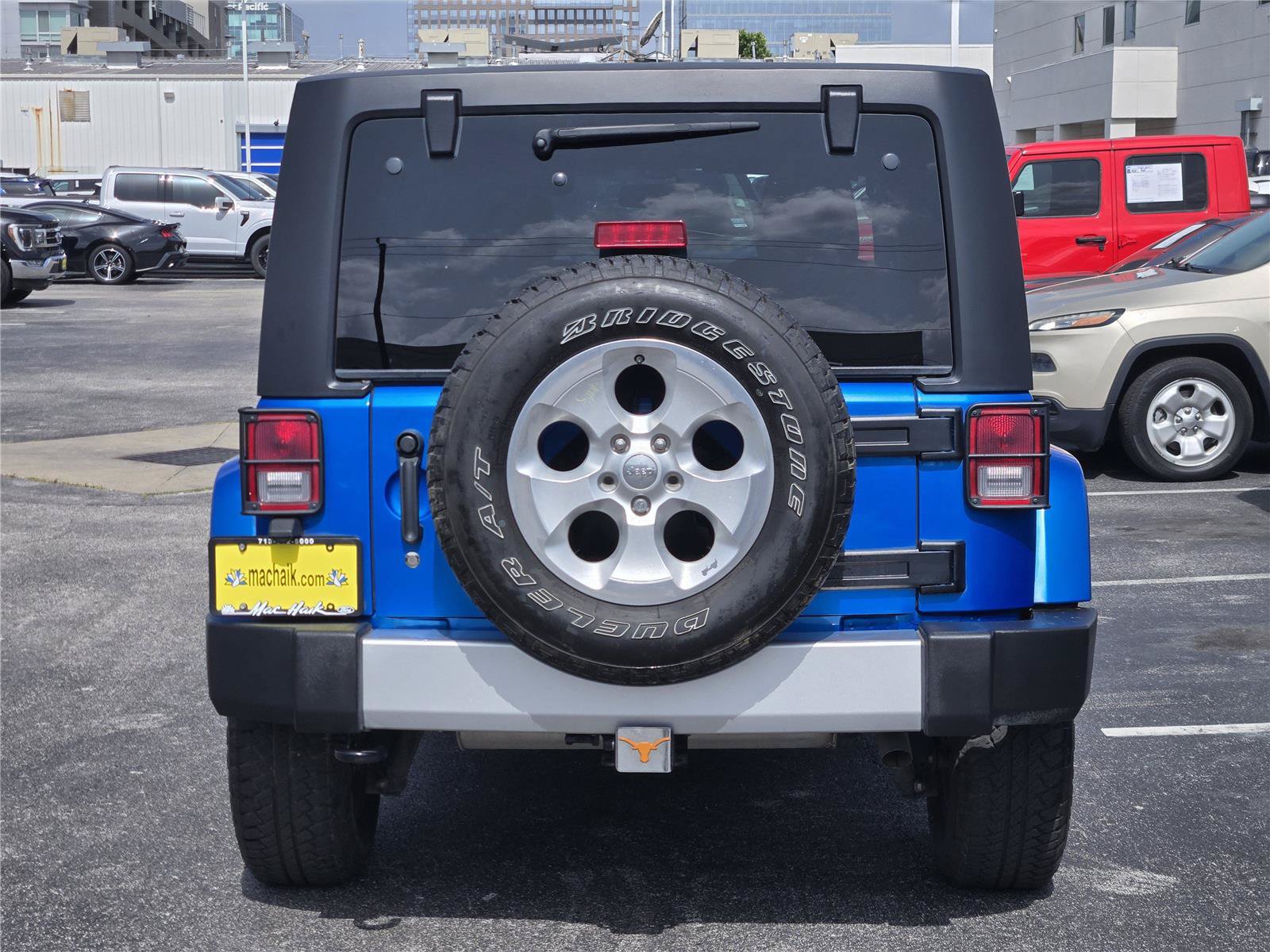 Used 2015 Jeep Wrangler Unlimited Sahara w/ Connectivity Group AWD/4WD image 7