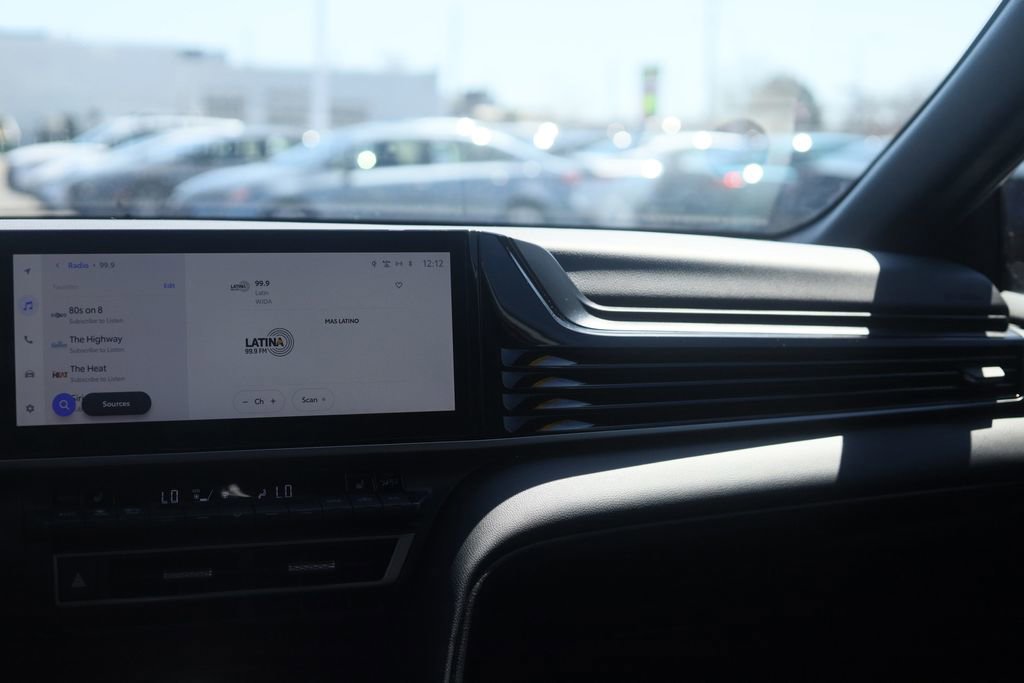 Used 2025 Toyota Camry XSE AWD/4WD image 31