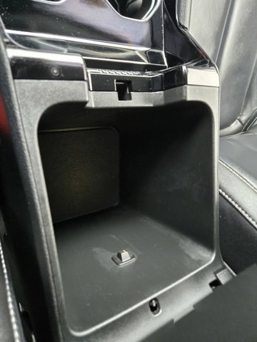 Used 2022 Jeep Grand Cherokee L Limited w/ Black Appearance Package image 13