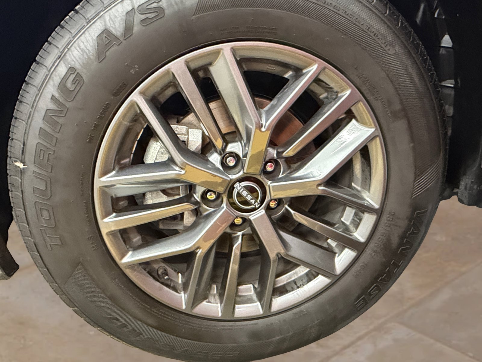 Used 2024 Nissan Rogue S FWD image 27
