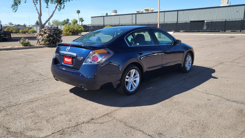 Used 2011 Nissan Altima 3.5 SR w/ Sport Pkg image 9