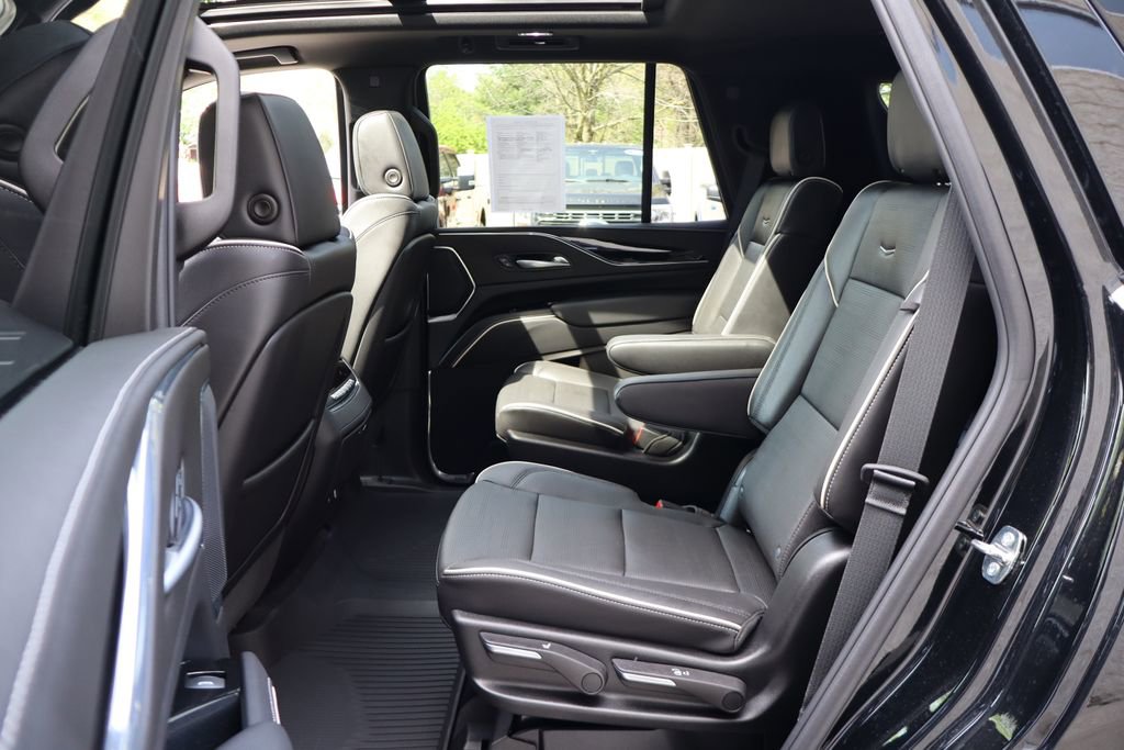 Used 2024 Cadillac Escalade Sport w/ Touring Package AWD/4WD image 10