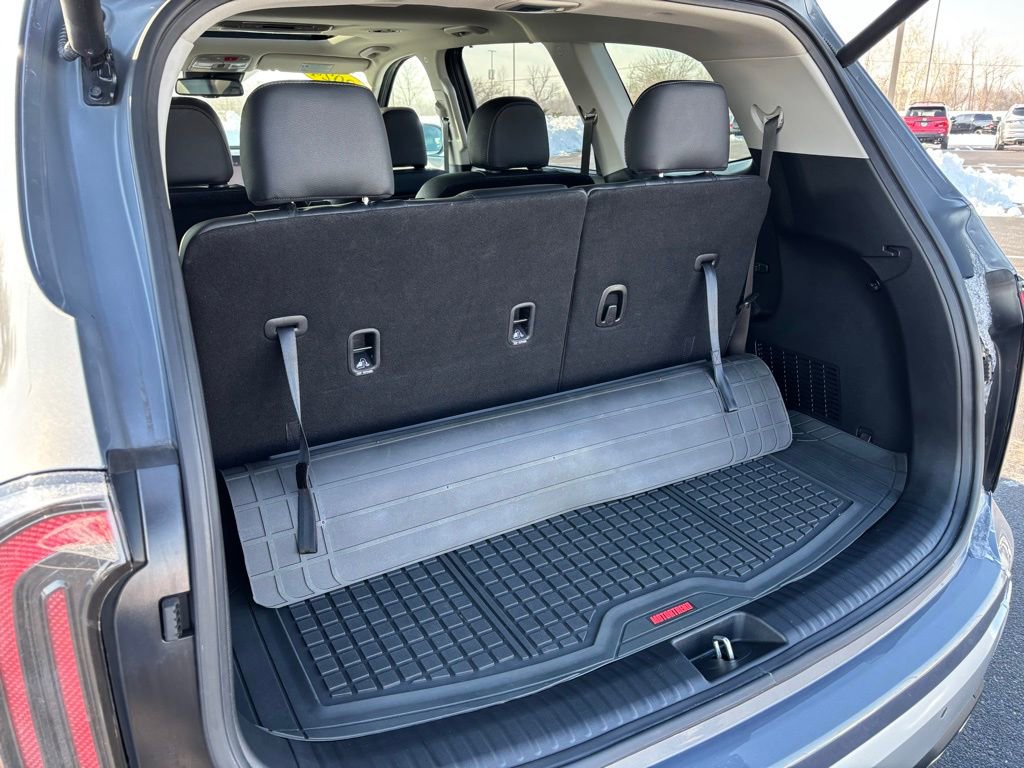 Used 2024 Kia Telluride EX w/ EX Captain's Chair Package image 24
