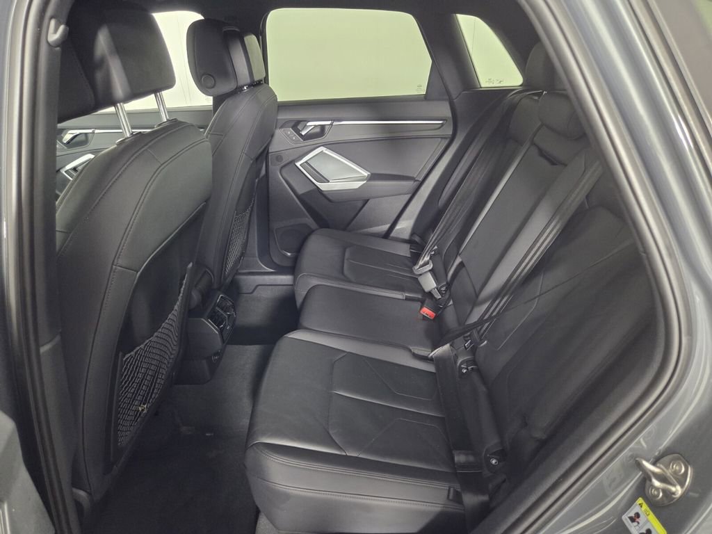 Used 2019 Audi Q3 2.0T Premium w/ Convenience Package AWD/4WD image 22