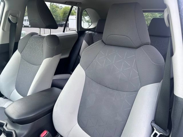 Used 2019 Toyota RAV4 XLE AWD/4WD image 8