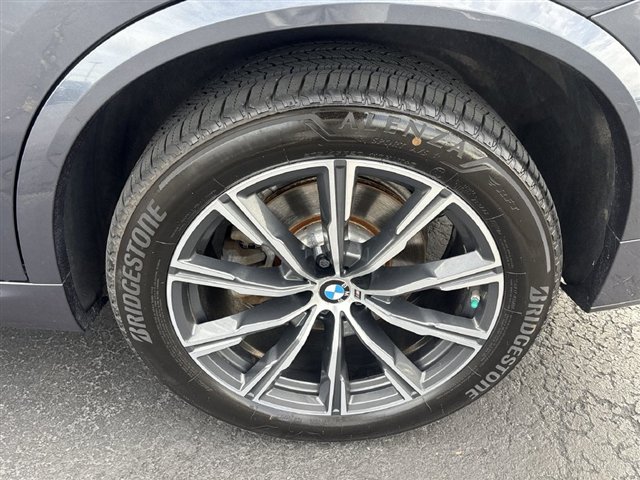 Used 2019 BMW X5 xDrive40i w/ M Sport Package AWD/4WD image 33
