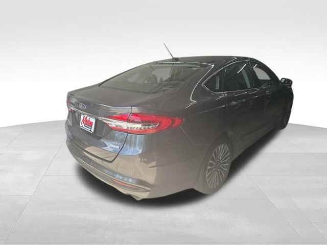 Used 2018 Ford Fusion SE w/ Fusion SE Technology Package FWD image 4