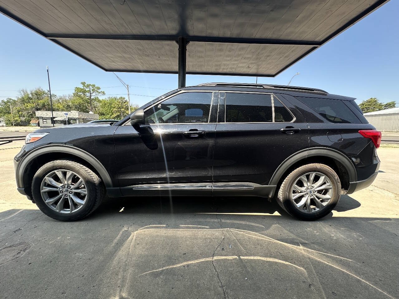 Used 2020 Ford Explorer XLT w/ Equipment Group 202A RWD image 5