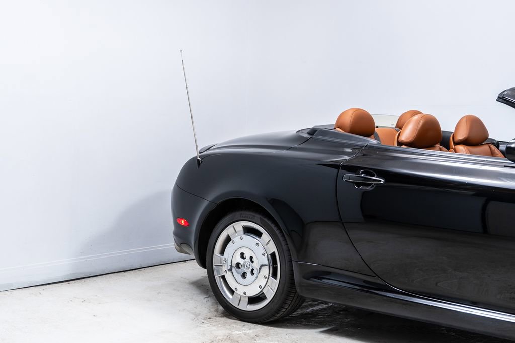Used 2004 Lexus SC 430 Convertible RWD image 11