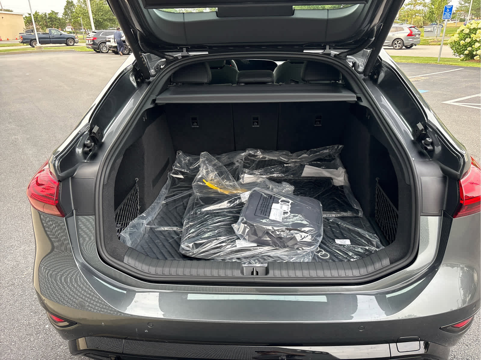 New 2025 Audi S6 e-tron Prestige image 15